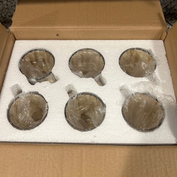 Vintage Coffee Mug Set - Picture 3 of 3